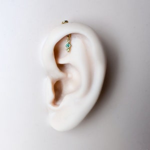 Boucle d'oreille en titane 16G Dainty F136 Lena Screw Flat Back Vertical Helix Piercing Cartilage, Piercing Tour vertical, Piercing Tour caché