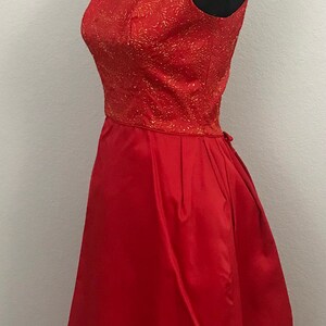 1950s red dress with gold lurex image 5