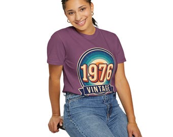1976 Vintage Retro Badge T-Shirt | Aged to Perfection