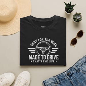 T-shirt « Conçu pour la route » pour camionneurs, T-shirt « Esprit fort, cœur fier », Cadeau pour chauffeur routier, T-shirt pour chauffeur poids lourd (permis C) homme