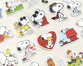 Paquete de 50 pegatinas de Snoopy, pegatinas impermeables de perro de dibujos animados para portátil, botella de agua, diario, álbum de recortes, regalo para fans de Peanuts.