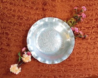 Vintage Kraftware 11.25 inch Hand Wrought Hammered Aluminum Ruffled Bowl with Berry Motif c 1950s