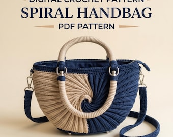 Puede incluir: Un bolso de ganchillo bicolor con un patrón en espiral en azul marino y beige. El bolso incluye un asa redonda beige, una correa de hombro extraíble azul marino y una cremallera. El texto dice: DIGITAL CROCHET PATTERN SPIRAL HANDBAG PDF PATTERN.