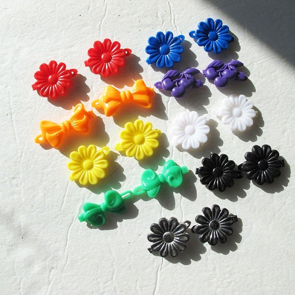 Vintage Plastic Hair Barrettes Matching Set of 9 - 80s Goody Snap Barrette Lot Flower Bow Cherry Hair Clips - Kawaii Child hair clips