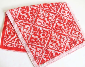 Vintage 60s Hand Towel - 1960s Red Pink Floral Towel - Small 60s Bathroom Towel - Retro Bathroom