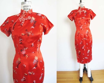 Vintage 60s Red Satin Cheong Sam Chinese Dress size 8 - 1960s Peony Shanghai Mandarin Collar Frog Button Satin Sheath Dress