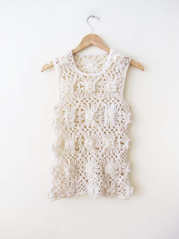 Vintage 60s Cream White Floral Crochet Knit Vest … - image 3