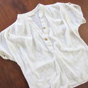 Vintage 70s Gauze Cotton Shirt S M White Wrinkled Cotton Blouse Natural Fiber Minimalist Cotton Top Boho Blouse image 2