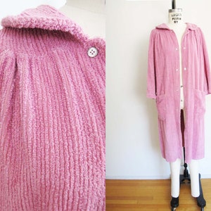 Vintage Pink Chenille Robe Duster Jacket S 1980s Fuzzy Bubblegum Textured Stripe Light Weight House Coat image 1