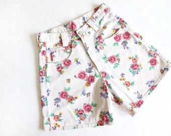 Vintage jaren 90 short met bloemenprint S - jaren 90 wit roze rozen bloemenprint hoge taille denim - lange moedershort - bongojeans