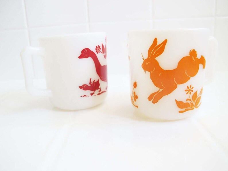 vintage Noisetier de l'Atlas alphabet animaux lait tasses en verre oie et lapin petites tasses kawaii des années 60 pour enfants rouge orange B et G image 3