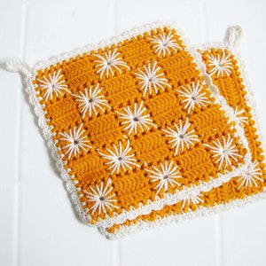 Vintage Crochet Pot Holders Set of 2 1960s Orange White Patchwork Knit Kitchen Cloth Trivet Retro Shabby Chic Kitchen image 3