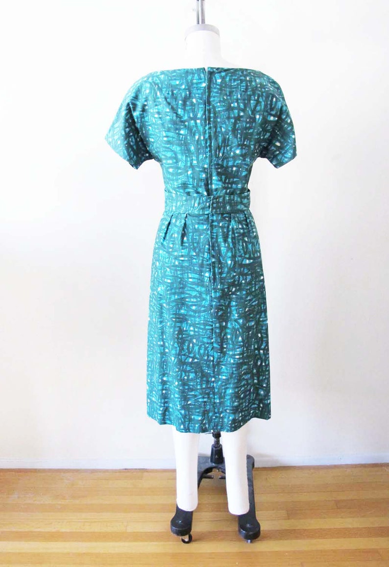 vintage années 60 Adele Simpson Bleu Vert Gaine Robe 8 Medium Années 1960 Mad Men Joan Short Sleeve Abstract Print Cocktail Dress image 3