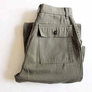 Pantalones de trabajo utilitarios Baker vintage, talla 26, de algodón, de cintura alta, color verde oliva, años 70