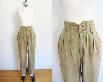 Vintage jaren 80 paperbag-taille gestreepte kaki bruine broek S 27 - hoge taille krijtstreep damesbroek met geplooide taps toelopende pijpen - preppy Academia-stijl