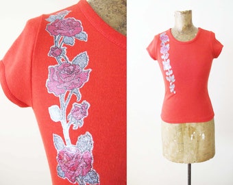 70s Rose T Shirt XS S - 1970s Sparkle Glitter Floral Babydoll Cap Sleeve T Shirt - Red Vintage Shirt - Peanut Butter Fashions