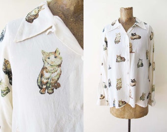 Vintage 80s Cat Print Silk Blouse S M - 1980s Cream Kitty Cat Tabby Siamese Illustrated Novelty Print Button Up Top - Kawaii Cute Cat Lady