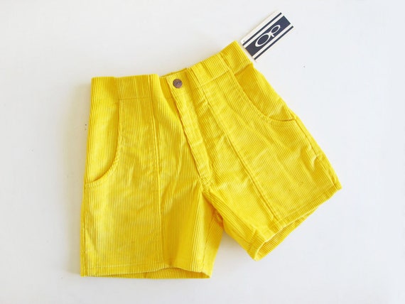 Vintage OP Shorts 22 - 26 xxs - xs Yellow Corduroy