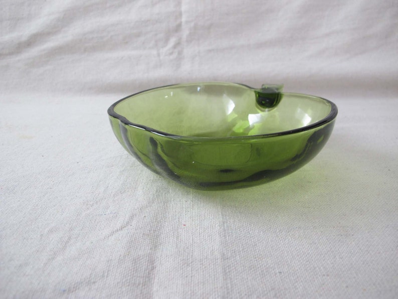 Vintage 70s Green Apple Glass Dish 1970s Fruit Shaped Catchall Bowl Coins Key Jewelry Dish Quirky Gift Friend image 3