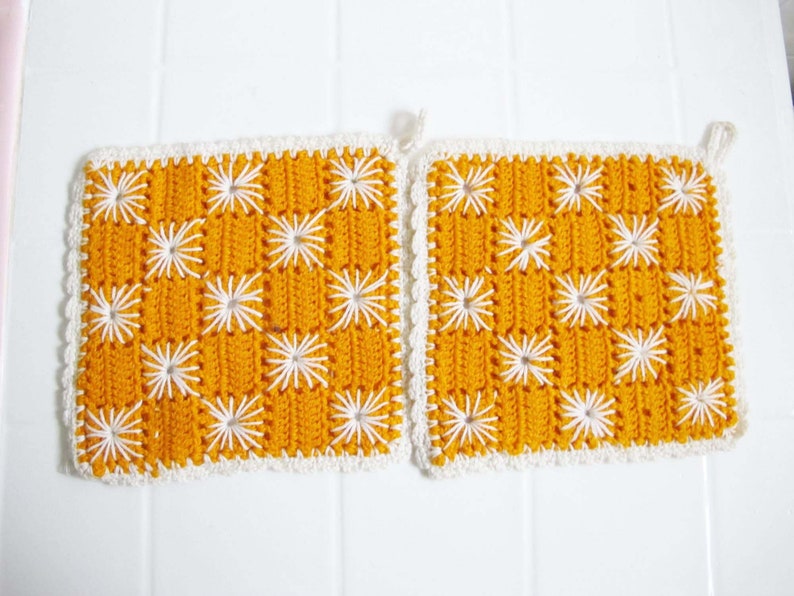 Vintage Crochet Pot Holders Set of 2 1960s Orange White Patchwork Knit Kitchen Cloth Trivet Retro Shabby Chic Kitchen image 2