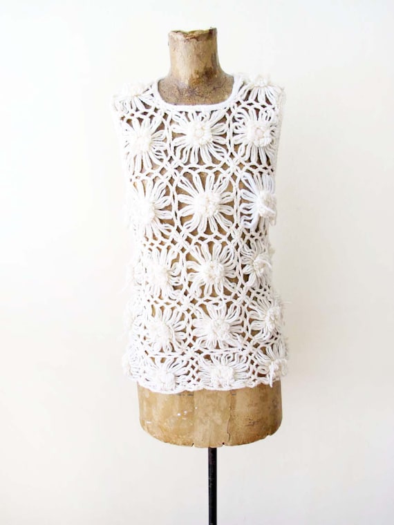 Vintage 60s Cream White Floral Crochet Knit Vest … - image 4