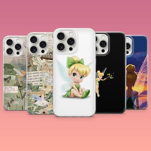 Puede incluir: Cinco fundas para smartphone con diversas ilustraciones de un hada rubia con alas. Los diseños incluyen un collage con texto, un personaje central sobre fondo blanco, una funda negra minimalista y una escena de atardecer con silueta.