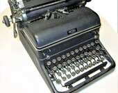 ROYAL Desktop Typewriter, rare KMM 1938 (1st yr of production). Great Condition