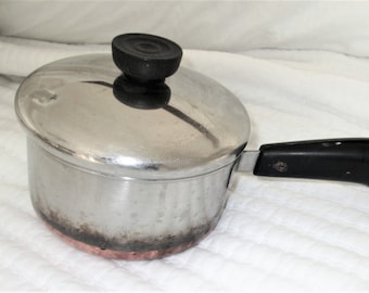 Vintage REVERE WARE 1 Qt, 5 3/4" diameter sauce pan withstrainer lid