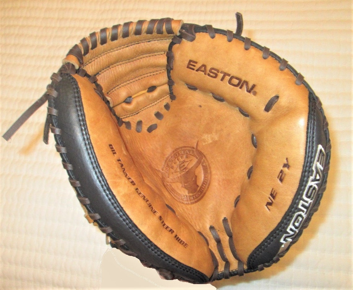 Little League Baseball Catchers Mitt. Easton Model NE 2y Etsy