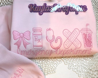 Gepersonaliseerde geborduurde sweater voor verpleegafdeling | Aangepast RN-cadeau met ronde hals