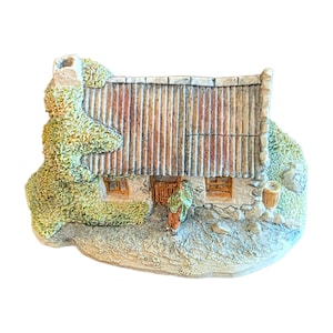 Vintage 1992 Irish Heritage Collection Old Homestead QM01 Miniature Made Ireland