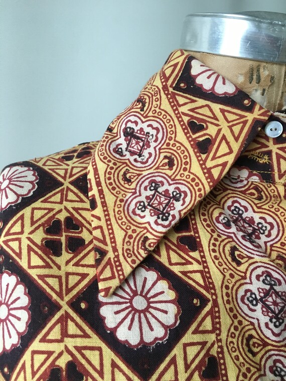 1970s Dagger Collar Mod BlockPrint Shirt // Geomet