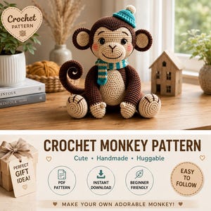 Könnte beinhalten: Eine Häkelanleitung für einen Affen, der braun und cremefarben ist und eine türkisfarben-weiß gestreifte Mütze sowie einen Schal trägt. Das Bild enthält den Text Crochet Monkey Pattern, 36 cm Sitzhöhe und einfach zu befolgen.