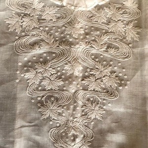 Difficile da trovare camicetta in lino stile Art Nouveau edoardiano con ricami a frusta e foglie, taglia S