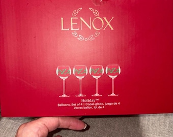 Lenox Weihnachtsballon-Set mit 4 Weingläsern (414 ml, Stechpalmenbeeren, 20 cm, neuwertig)