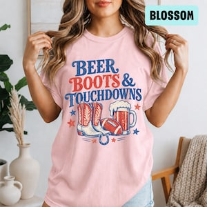 Koszulka Beer Boots and Touchdowns, koszulka z okazji meczu futbolu amerykańskiego w stylu western dla kobiet, strój kowbojki na imprezę tailgate, prezent dla miłośnika piwa, Comfort Colors®