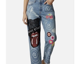 Calça jeans tamanho 6, remendada, desbotada, arte para vestir, música, reciclada, reaproveitada, personalizada, grafite.