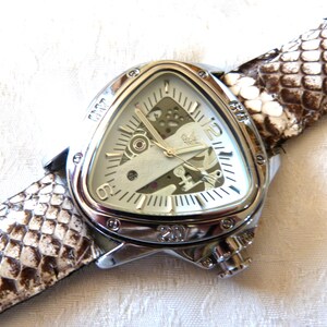 Dreieckige Herren-Lederuhr, Pythonleder