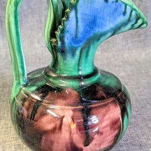 Jarra/cántaro de cerámica vintage de Oaxaca, México, con esmalte de goteo, colores verde, azul y morado, 5.5 pulgadas.