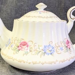 Zabytkowy dzbanek do herbaty i kawy Paragon Chatelaine Bone China 6x9" EUC Whitney Floral