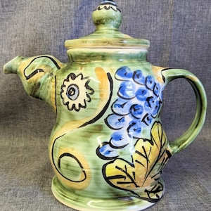 Vintage Talavera Mexicaanse aardewerk koffie- en theepot, gesigneerd AH, fruitblauwgroen