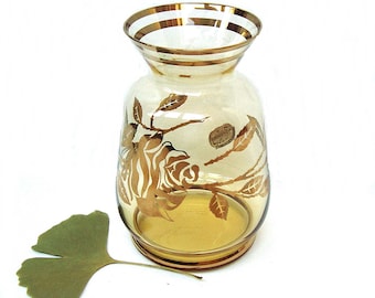 Vase en verre de Bohème vintage. Verre jaune avec de la peinture de l’or 24 carats fabriqué en Tchécoslovaquie, étiquette en papier Original années 50-60