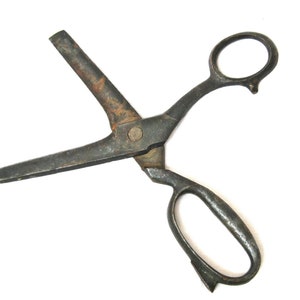 Vintage Antique sewing scissors Robi Klaas Solingen Germany 20s