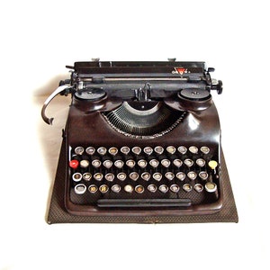 超レア　1950年代・ドイツ製・GROMA社 KOLIBRI　タイプライター 現在、この商品の在庫はありません - Etsy