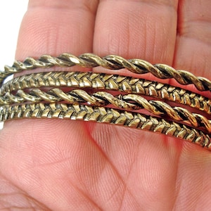 Vintage gold Metall dünne Armbänder Set von vier
