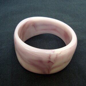 Vintage Bakelite/plastic bracelet