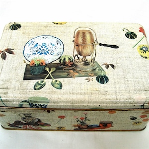 Vintage lithographed tin box French biscuits Large candy box Marking