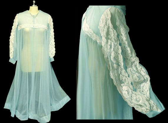 Vintage Le Voy Lace sheer Peignoir Cherub lace pei