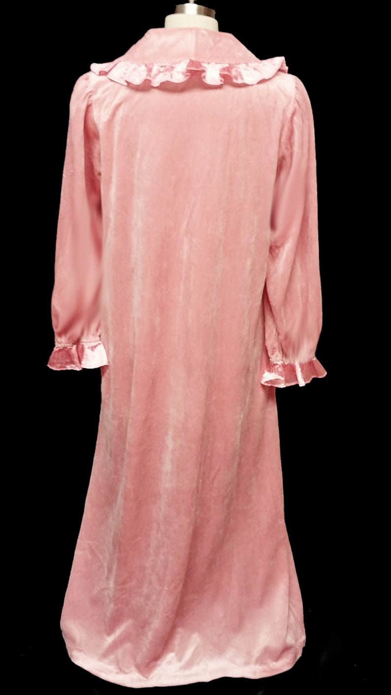 Vintage Gilligan OMalley Pink Velour Dressing Gown Lounger Robe Satin Rose designer robe pink velour robe zip up glamour robe