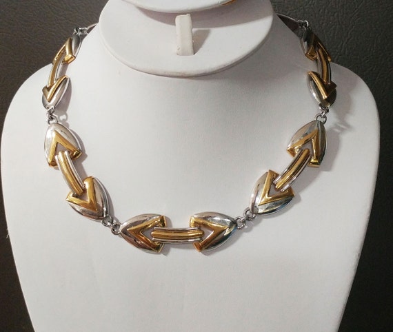 MONET silver colored chain link necklace – Find Vintage Beauty